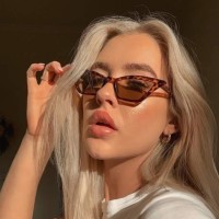Taylor db.home.ad.location.escort