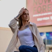 Hayley db.home.ad.location.escort