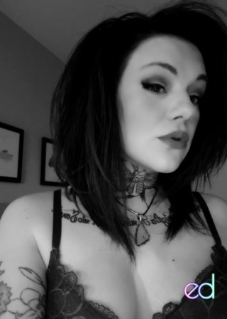 Cambridge | Escort MandieHart-32-1476814-photo-1