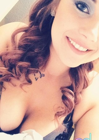 Des Moines | Escort Khloe-21-1472192-photo-2