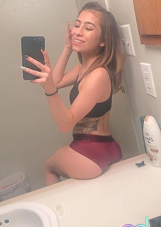 Lexington | Escort Alexis-19-1469698-photo-3