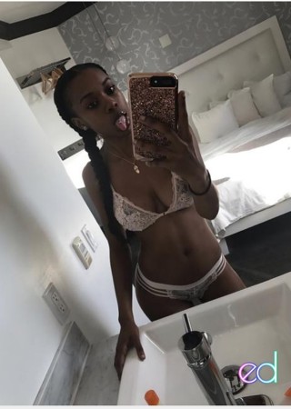 Henderson | Escort Bailey-22-1468802-photo-3