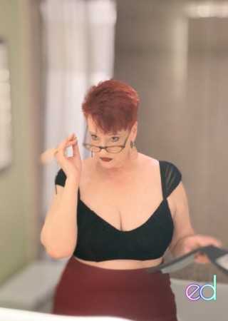 Reading | Escort Celeste-54-1493112-photo-1