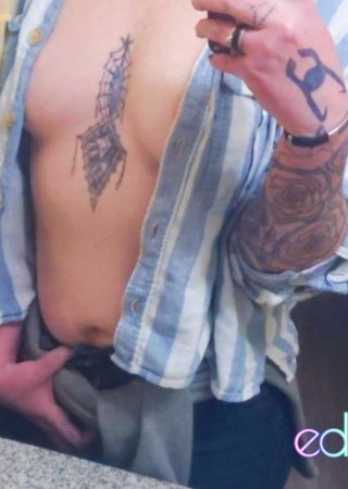 Garner | Escort Strawberry-25-1497519-photo-1