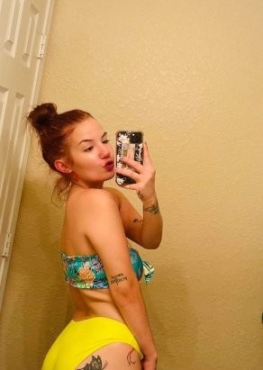 Lowell | Escort Caro-28-1491105-photo-1