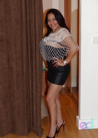 Safia-32-1508222-photo-1