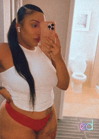 Lowell | Escort Crystal-25-1480537-photo-1