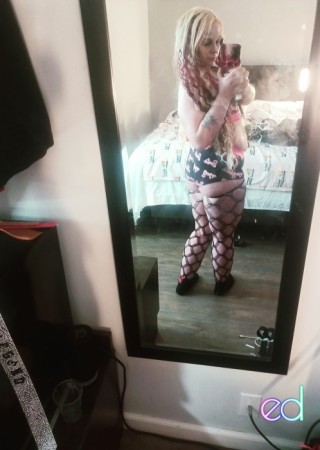 Kentucky | Escort Kallie-26-1516106-photo-7