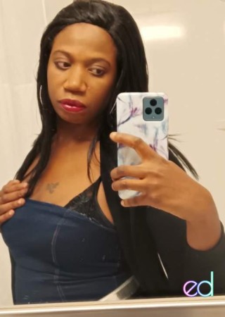 Reading | Escort Megan-30-1493090-photo-3