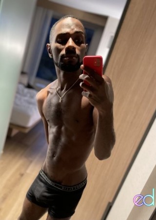 Long Beach | Escort Hung-29-1484384-photo-2