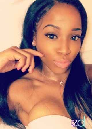 Riverside | Escort Chanel-19-1469776-photo-1