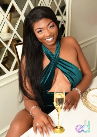 Hampton | Escort Mya-23-1478900-photo-1
