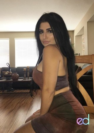 Burbank | Escort Mia-21-1472494-photo-2