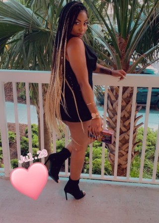 Lowell | Escort Crystal-25-1480537-photo-4