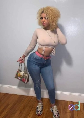 Quincy | Escort Russian-23-1493703-photo-1