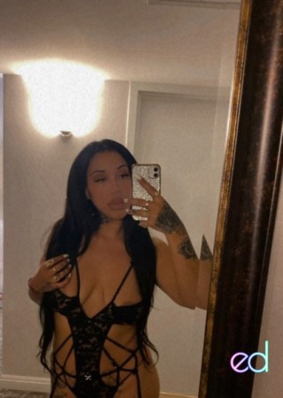 Orange | Escort Queenchris-23-1496461-photo-1