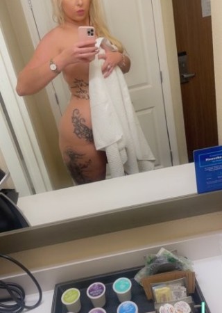 Lakeland | Escort Internationaldoll-27-1486587-photo-2