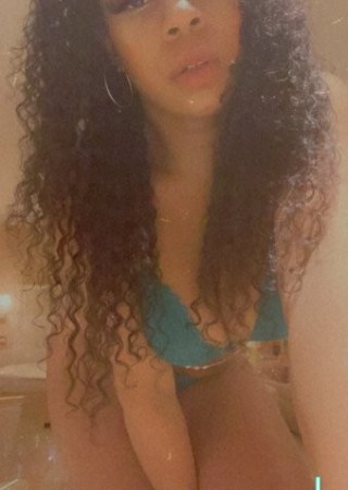 Newton | Escort Starr-26-1492395-photo-2