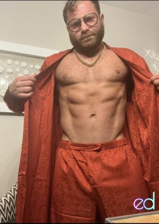 Long Beach | Escort John-28-1484389-photo-1