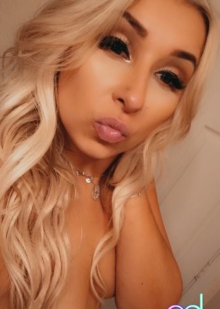 Lakeland | Escort Internationaldoll-27-1486587-photo-5